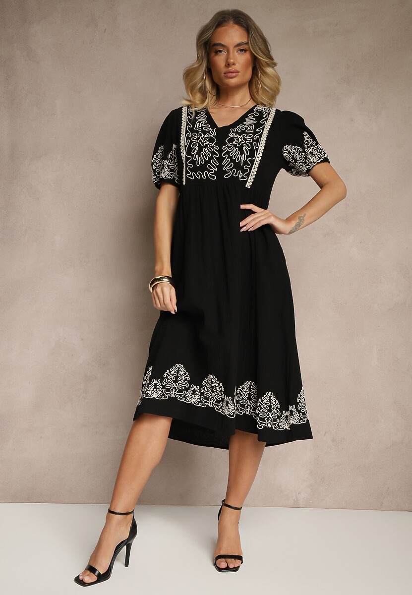 Jasnobeżowa Rozkloszowana Sukienka z Bawełny w Stylu Boho z Haftowanymi Zdobieniami Lannilsa