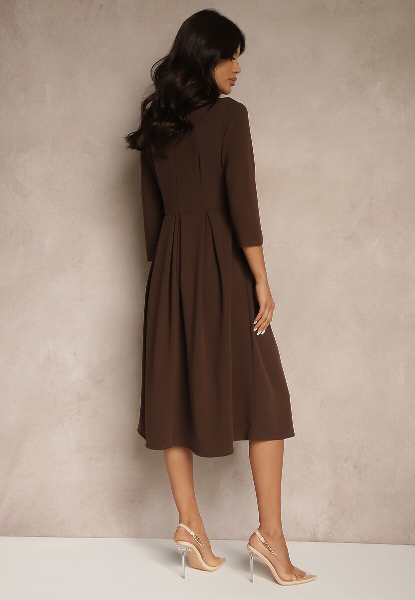 Brązowa Sukienka o Rozkloszowanym Kroju z Rękawem Długości 3/4 Nomini