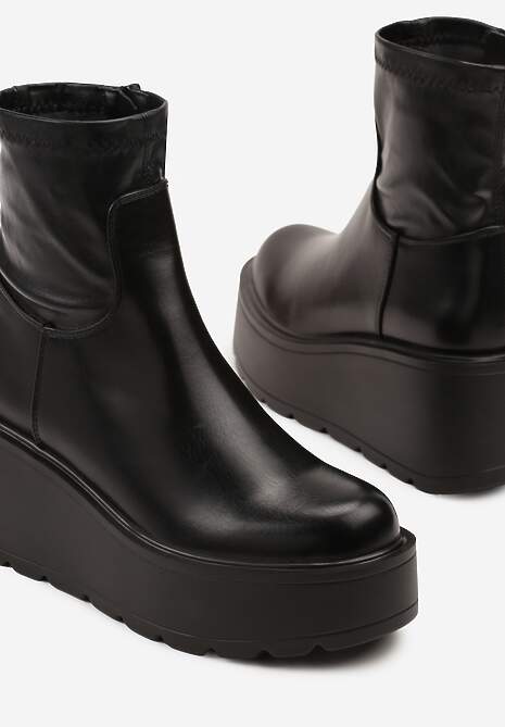 Czarne Botki na Platformie i Koturnie z Elastyczną Cholewką Fanzivia