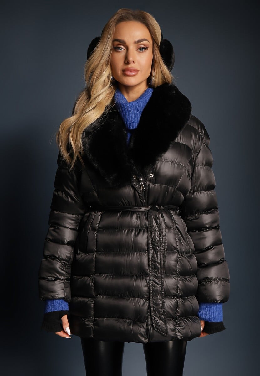 Czarna Pikowana Kurtka z Wiązanym Paskiem i Kołnierzem z Futerka Avrissa