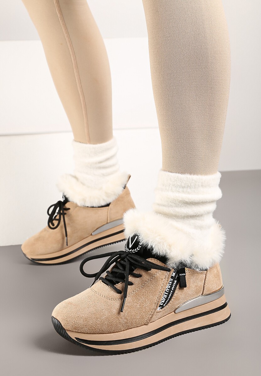 Beżowe Sneakersy na Płaskiej Podeszwie z Napisem i Futerkiem Taricea