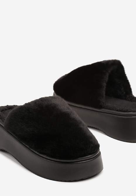 Czarne Kapcie Vices z Futerkiem na Piankowej Podeszwie Aravina