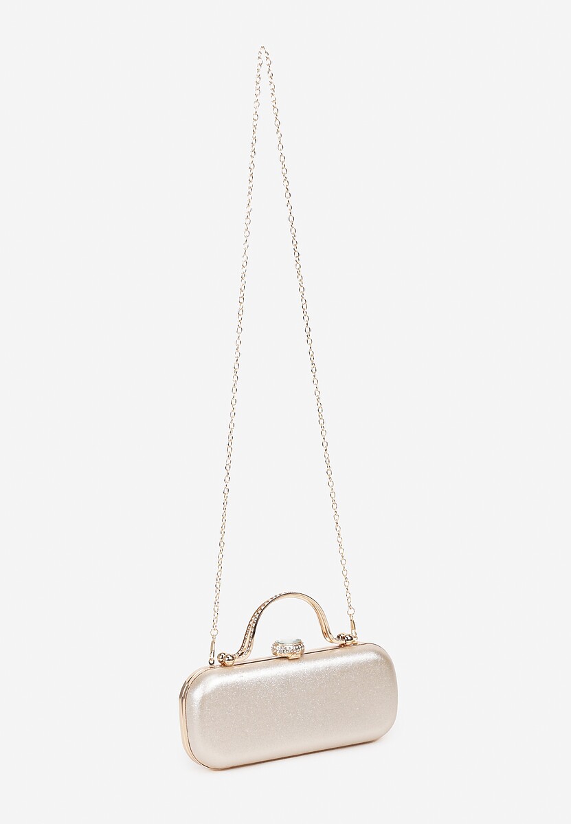 Złota Torebka Koktajlowa Zapinana na Zatrzask z Łańcuszkiem i Rączką Ozdobiona Cyrkoniami Carsea