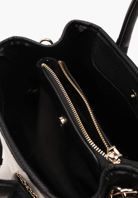 Czarno-Biała Niewielka Torebka z Trzema Komorami i Regulowanym Paskiem Ayslin