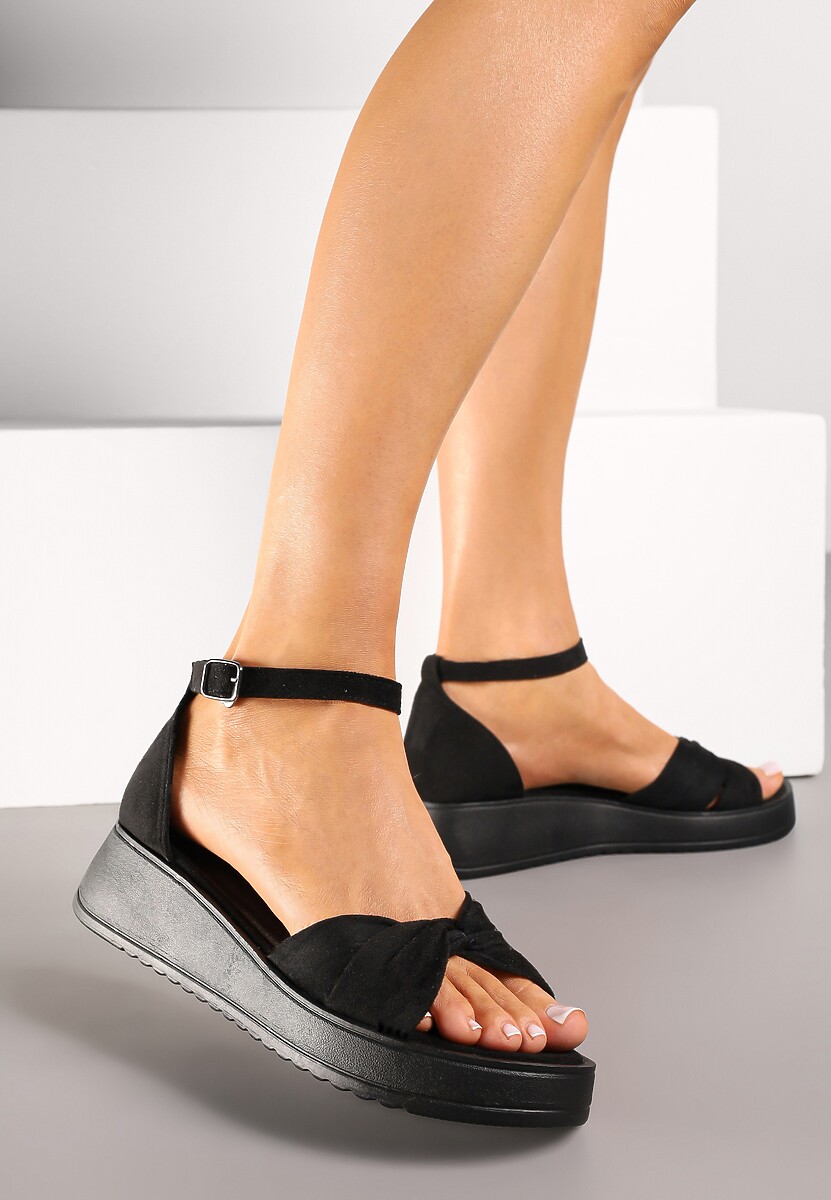 Czarne Sandały Vices z Ozdobną Cholewką i Paskiem z Klamerką Rearosa