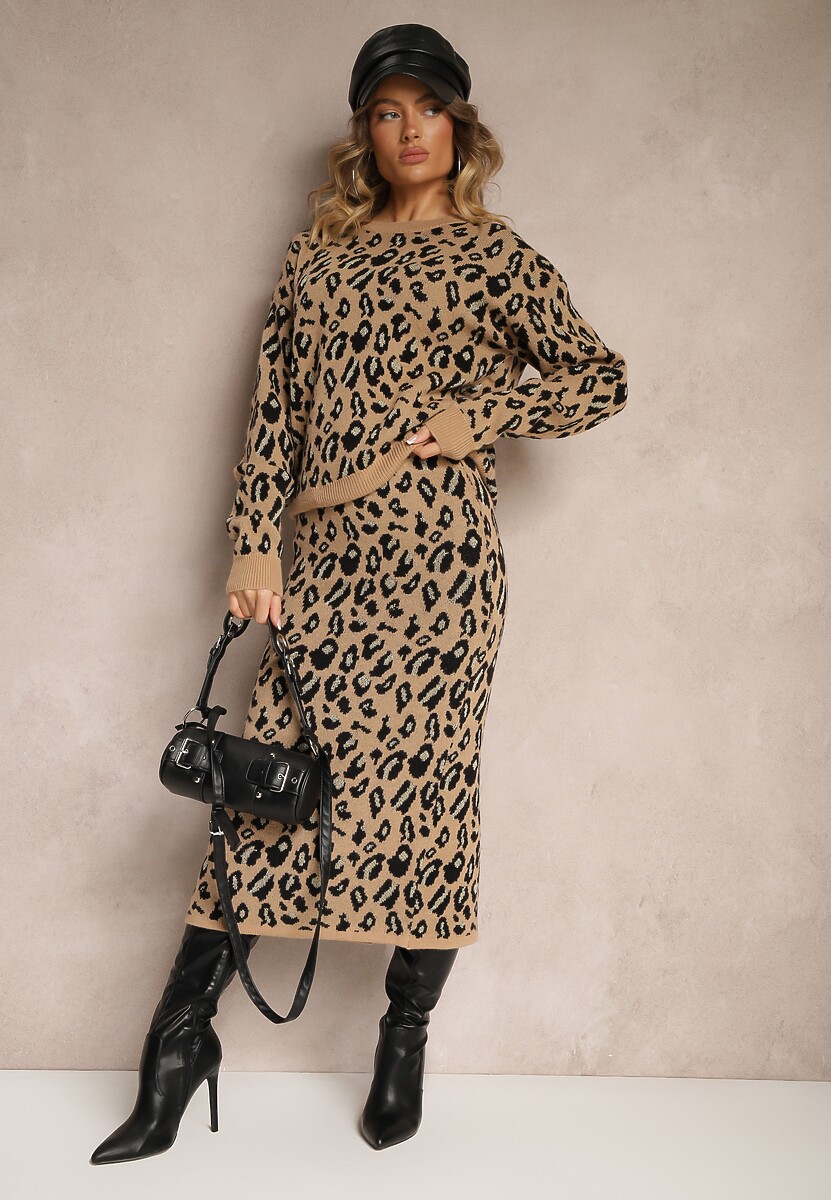 Beżowy Sweter z Wiskozą w Panterkę Ozdobiony Metaliczną Nitką Sallisia