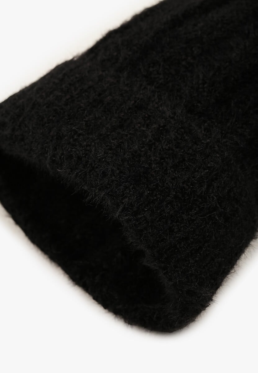 Czarna Prążkowana Czapka Ozdobiona Pomponem Vamilora