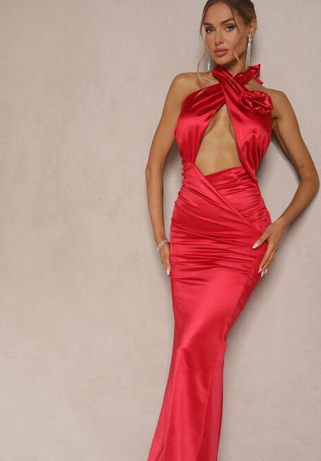 Czerwona Sukienka z Satyny Wiązana na Szyi Dopasowana z Wycięciem i Kwiatem Ronalae