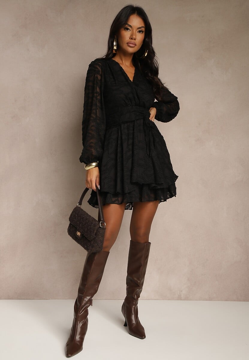 Czarna Rozkloszowana Sukienka z Siateczki z Ozdobnym Tłoczeniem Zenessalia