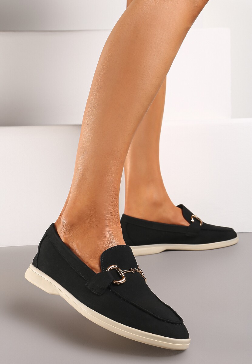 Czarne Mokasyny z Imitacji Zamszu z Ozdobną Klamrą i Przeszyciami Daneka