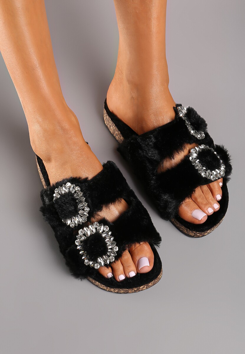 Czarne Kapcie na Płaskiej Podeszwie z Futerkiem Cyrkoniami i Klamrami z Regulacją Arvela