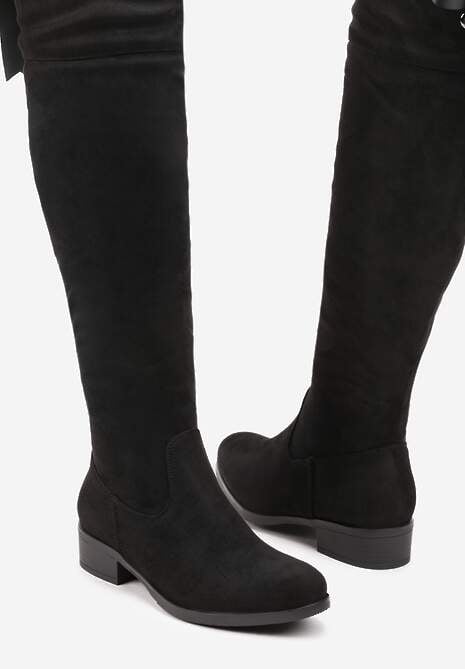 Czarne Dopasowane Kozaki Typu Muszkieterki z Ekozamszu z Długą Cholewką i Wiązanym Detalem Hanione