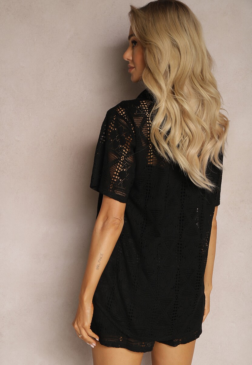 Czarna Boho Koszula z Ażurowymi Zdobieniami i Krótkimi Rękawami Danicra