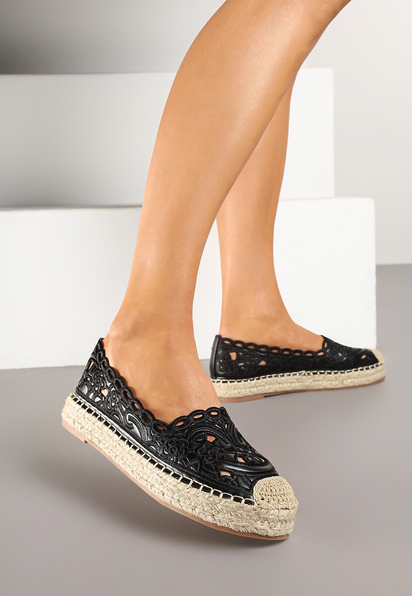 Czarne Espadryle na Podeszwie z Plecionki Zdobione Ażurowym Wzorem Elnil