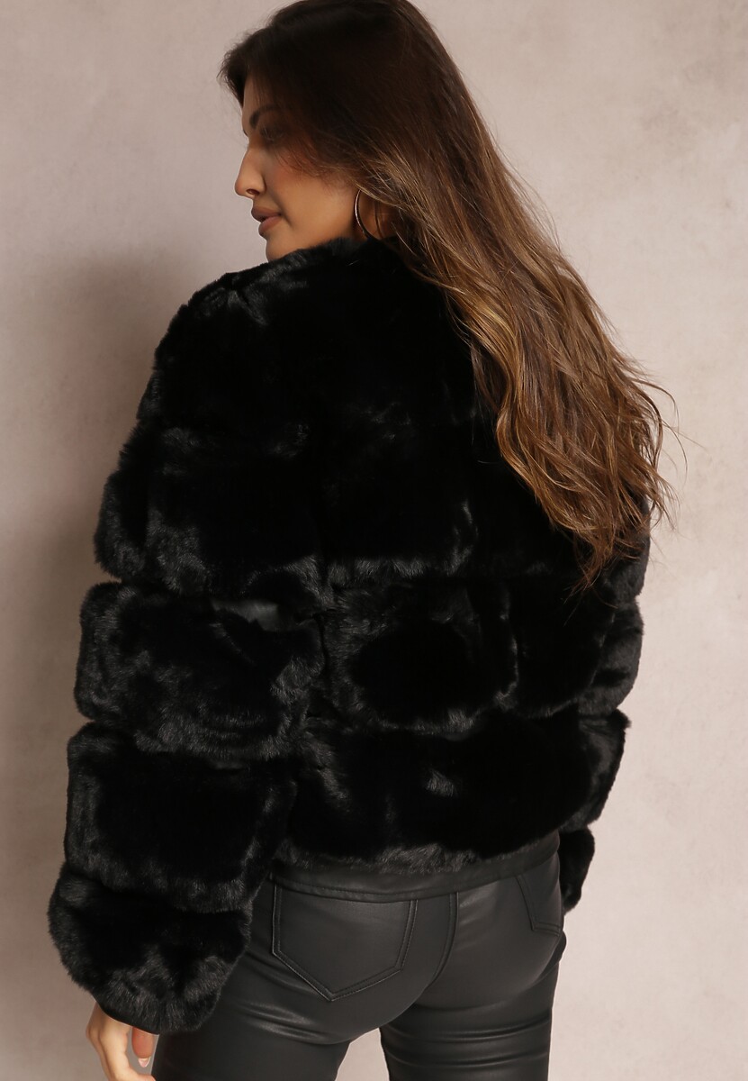 Czarna Futrzana Kurtka z Ozdobnym Paskiem Fitsum