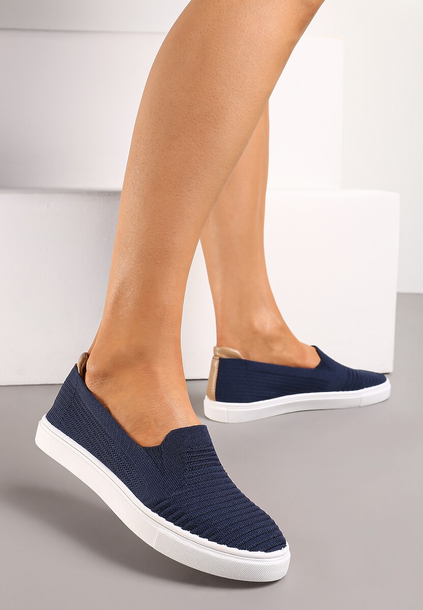 Granatowe Wsuwane Tenisówki Ozdobione Wstawką z Ekoskóry na Zapiętku Eliriaba