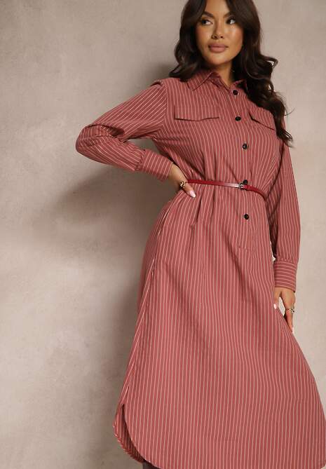 Czerwona Sukienka Koszulowa z Guzikami Ozdobiona Imitacją Kieszeni i Paskiem Tintorella