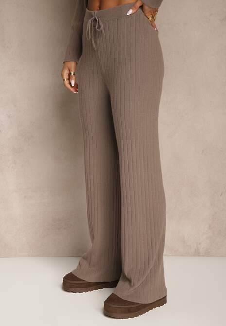 Ciemnobeżowy Komplet Prążkowany z Bawełną Sweter Oversize i Szerokie Spodnie Wedorena