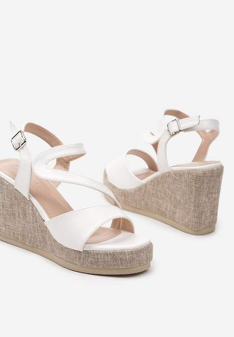 Białe Sandały z Ekoskóry na Koturnie Zapinane na Sprzączkę Moanis