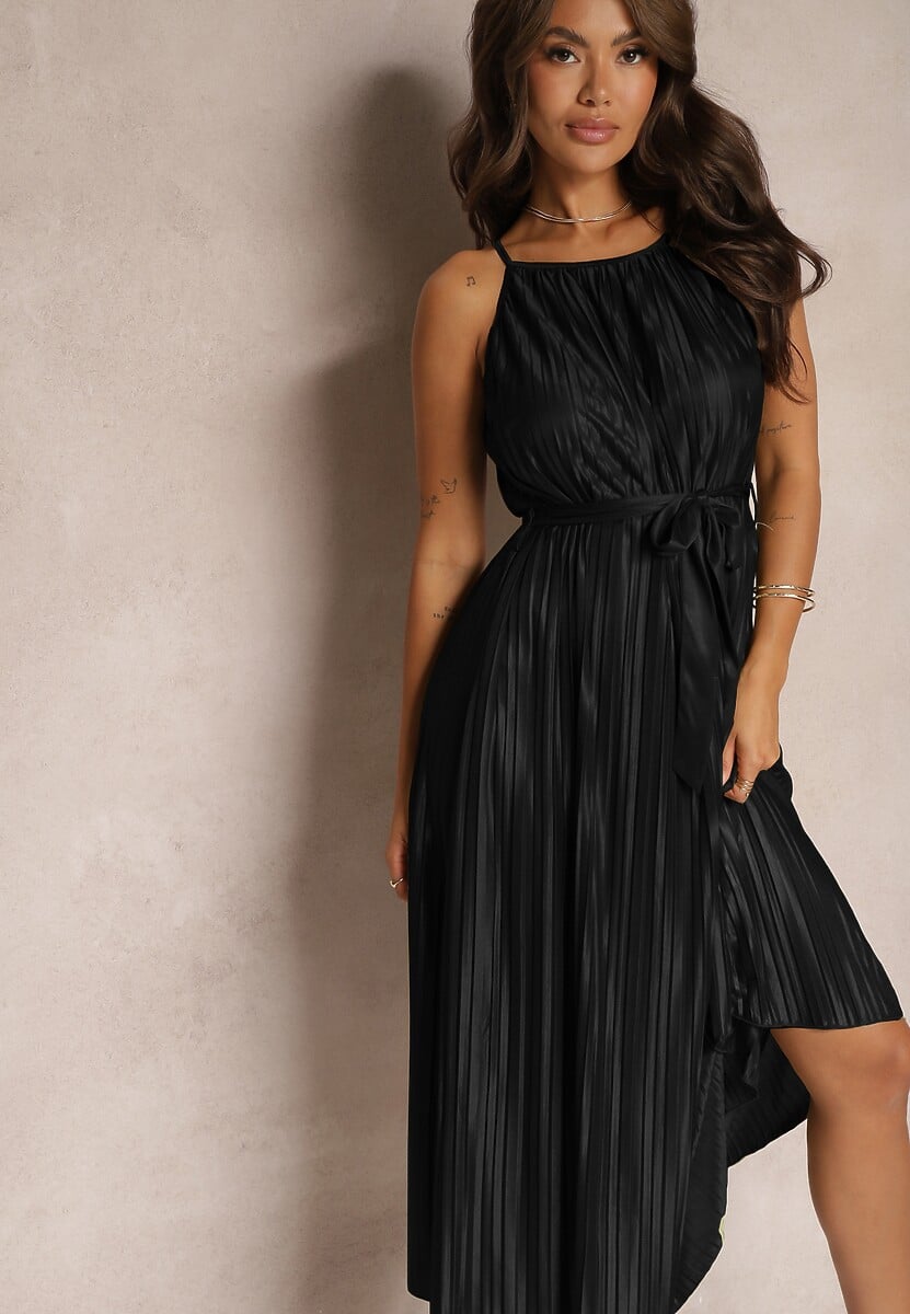 Czarna Sukienka Plisowana z Paskiem w Talii na Cienkich Ramiączkach Wasea