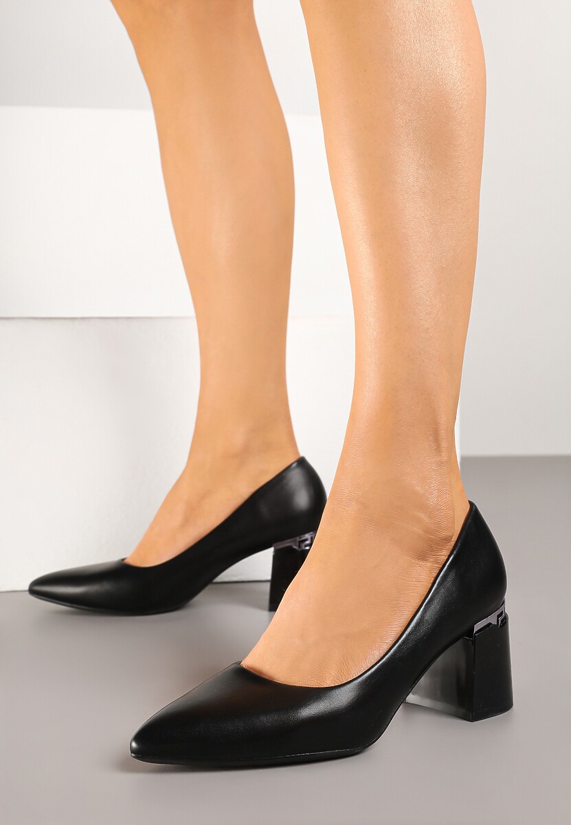 Białe Minimalistyczne Czółenka na Słupkowym Obcasie ze Szpiczastym Noskiem Niladira