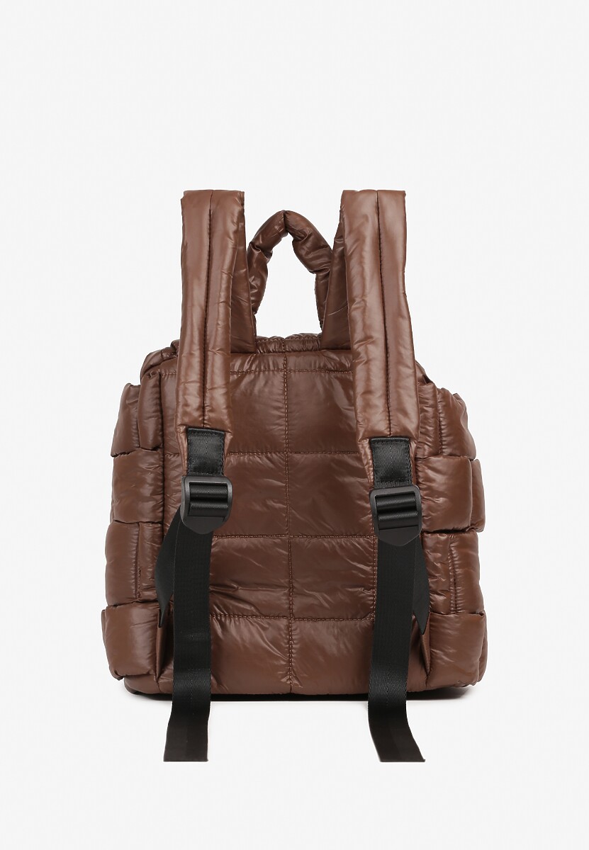 Brązowy Plecak z Klapą i Ściągaczem Zdobiony Pikowaniem 3D Revitta