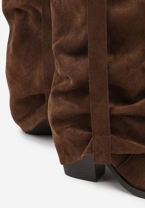 Brązowe Kozaki na Stożku Typu Kowbojki Ozdobione Klamrą i Wywiniętą Cholewką Nalirella