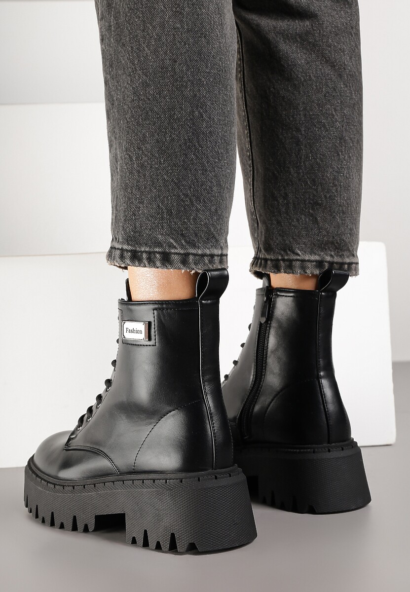 Czarne Botki Workery w Stylu Basic z Aplikacją przy Cholewce Azelda