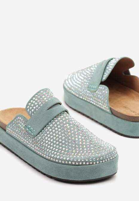 Zielone Klapki Ozdobione Paskiem i Cyrkoniami Aludessa