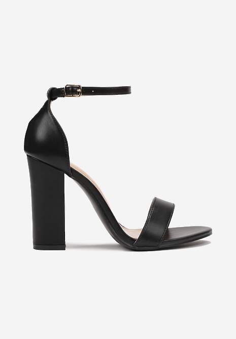 Czarne Sandały z Kwadratowym Noskiem na Słupku Darcell