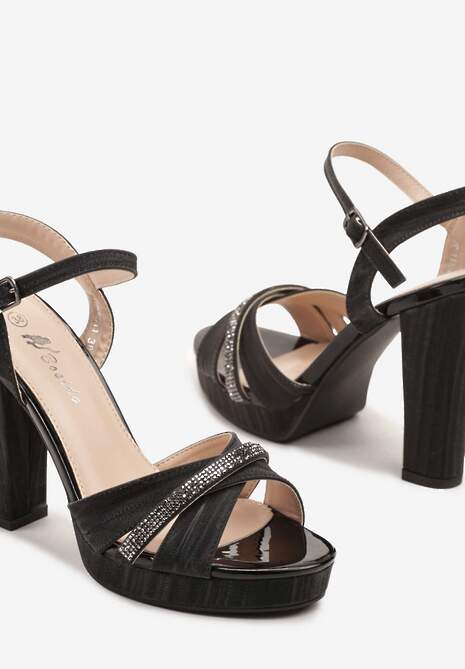 Czarne Brokatowe Sandały na Obcasie z Biżuteryjnym Paseczkiem Liarana