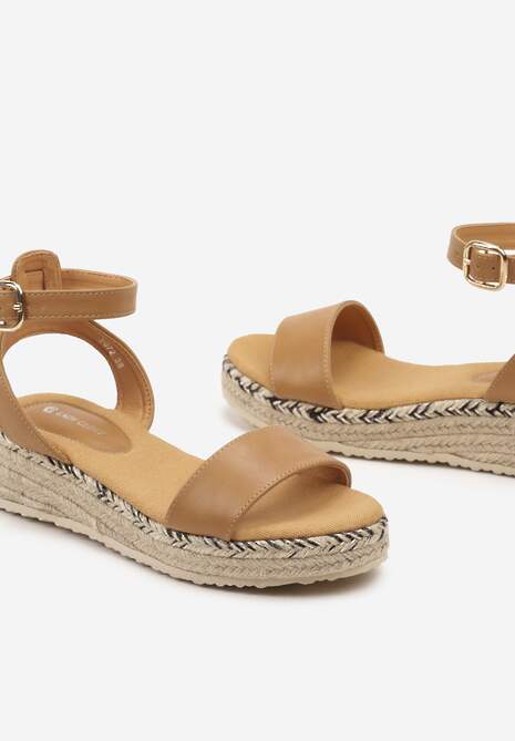 Brązowe Sandały z Ekoskóry na Grubej Plecionej Podeszwie Zapinane na Sprzączkę Uvionna