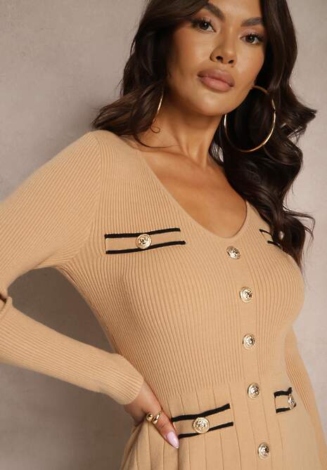 Ciemnobeżowa Rozkloszowana Sukienka z Wiskozą Imitacją Kieszeni  i Guzikami Izadria