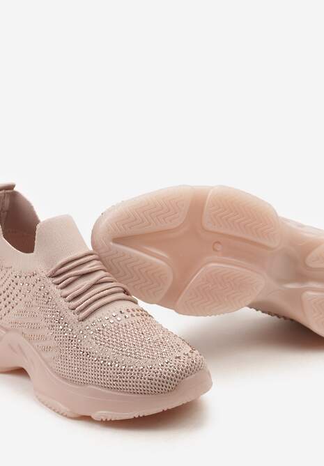 Różowe Sneakersy na Płaskiej Podeszwie Ozdobione Cyrkoniami i Wykończone Perforacją Quilila