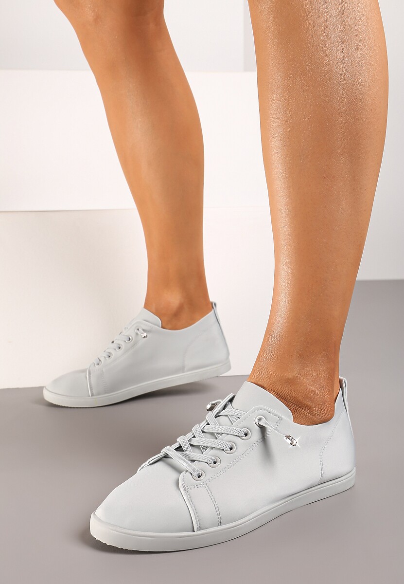 Granatowe Sznurowane Tenisówki z Ozdobnymi Cyrkoniami na Płaskiej Podeszwie Iiloeva