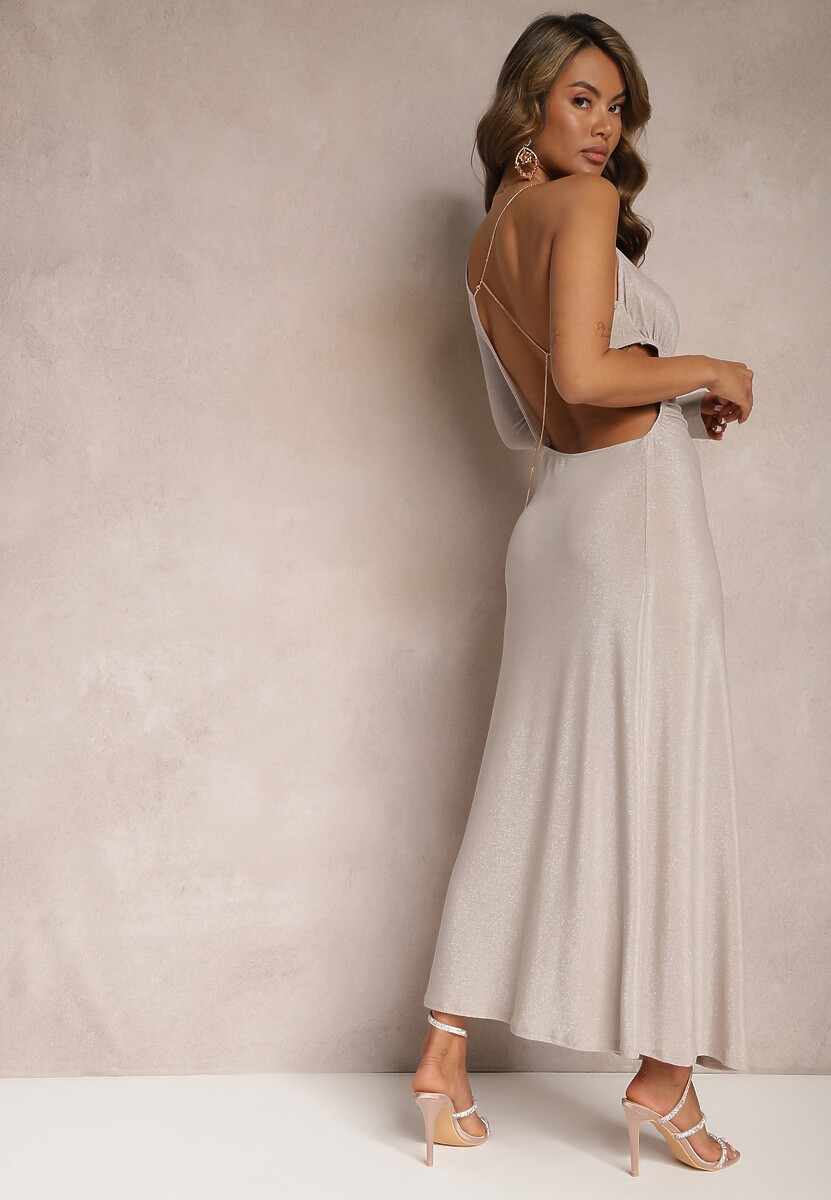 Jasnobeżowa Asymetryczna Sukienka Maxi na Jedno Ramię z Ozdobnym Łańcuszkiem Ombrelle