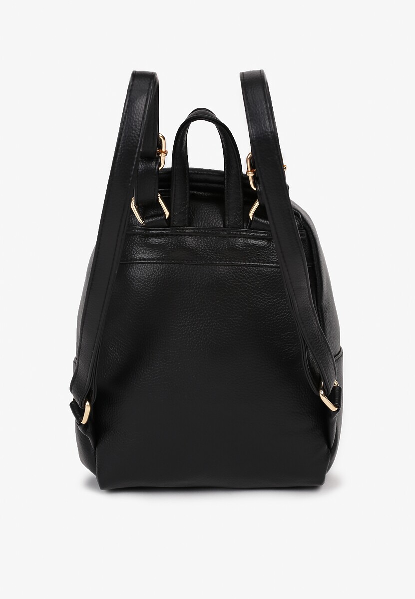 Czarny Plecak Ozdobiony Łańcuszkiem i Pikowaniem Kolaggia