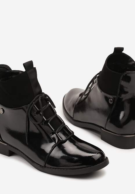 Czarne Botki Vices Lakierowane ze Sznurowaną Cholewką i Elastycznymi Panelami Flilera
