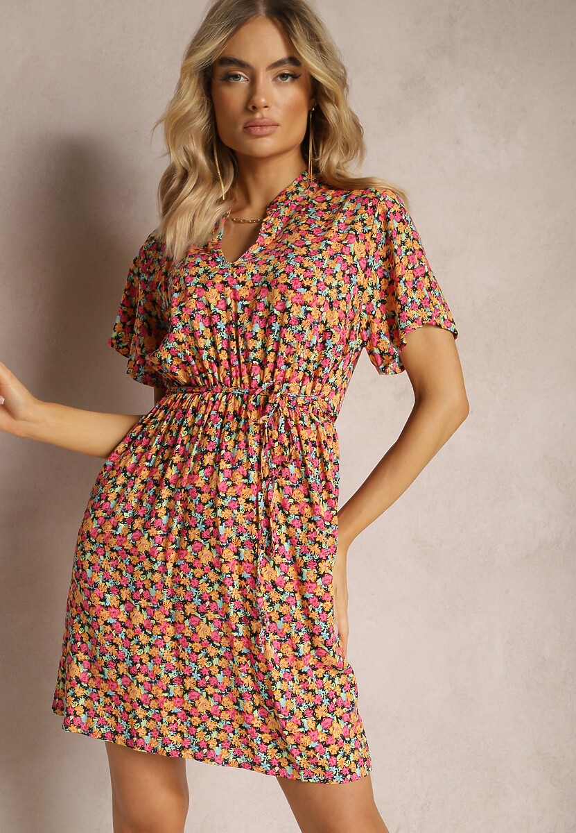 Czarno-Biała Sukienka w Drobny Wzór o Rozkloszowanym Fasonie Wiązana w Talii Ferettia