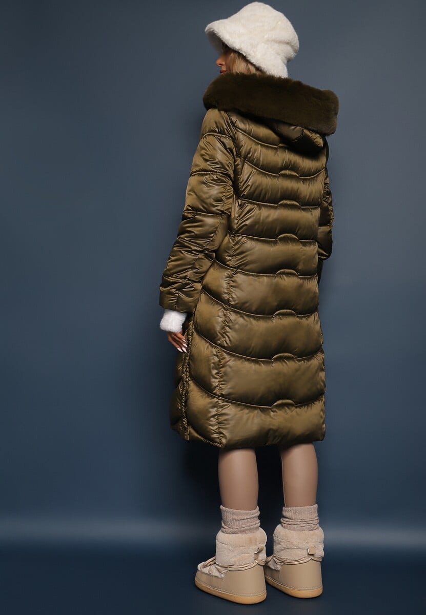 Zielona Długa Kurtka z Odpinanym Kapturem Zdobiona Pikowaniem i Rozcięciami na Napy Zennera