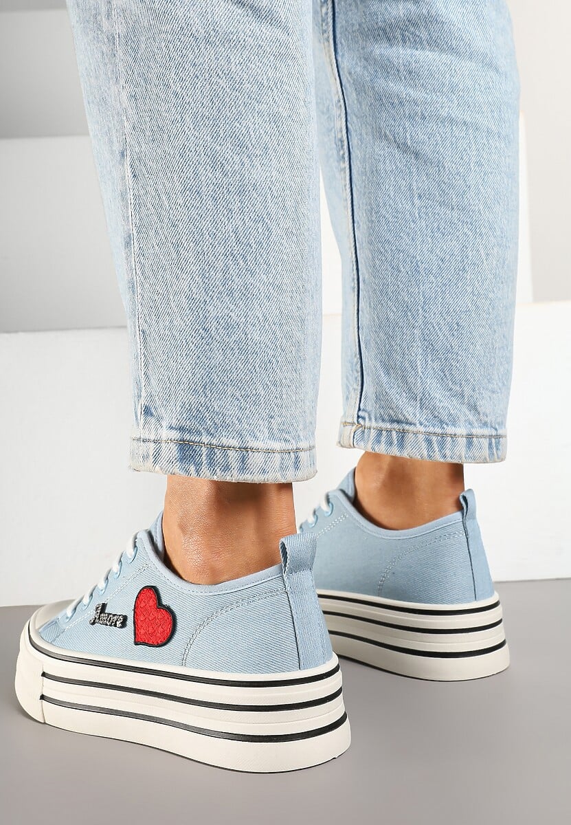 Niebieskie Trampki na Grubej Podeszwie z Aplikacją i Napisem Eheria