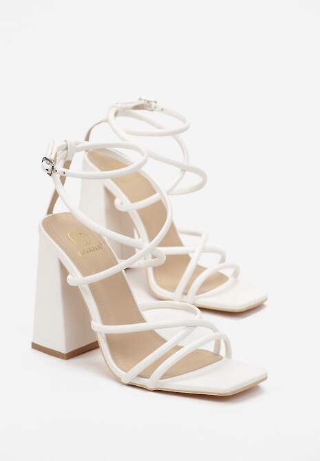 Białe Sandały na Wysokim Słupku z Cienkimi Paskami Tajo