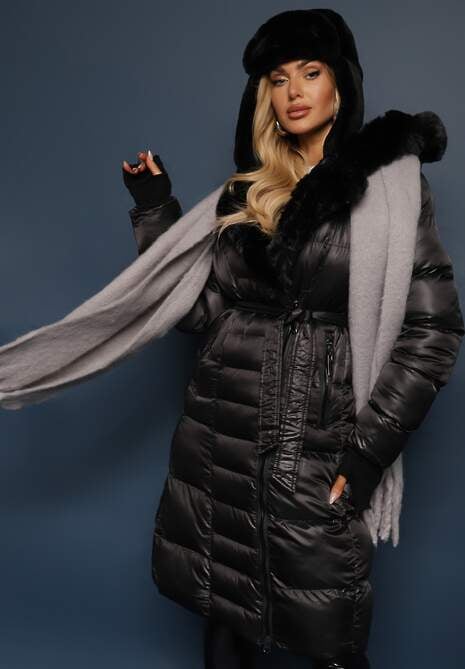 Czarna Pikowana Kurtka Płaszcz za Kolano z Wiązanym Paskiem i Futerkiem Vivenda