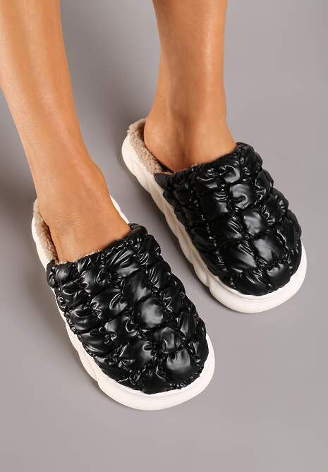 Czarne Płaskie Kapcie Vices Ozdobione Pikowaną Cholewką Aquintina
