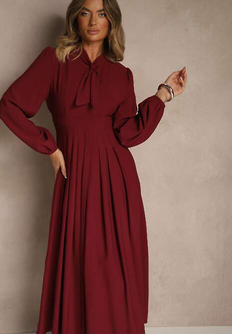 Bordowa Sukienka Plisowana z Wiskozy Ozdobiona Wiązaniem Farrive