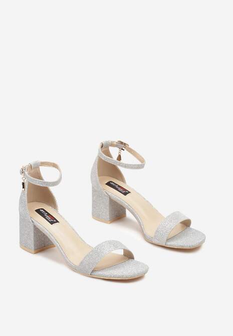 Srebrne Brokatowe Sandały z Ozdobną Zawieszką przy Pasku Renneva