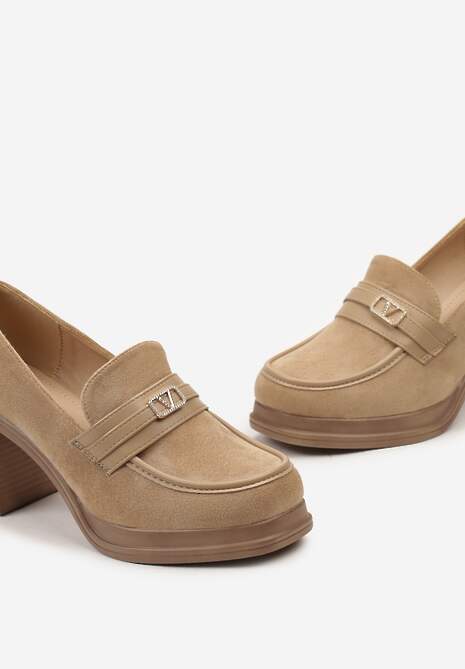 Ciemnobeżowe Półbuty w Stylu Mokasynów na Słupku z Klamerką Amledis
