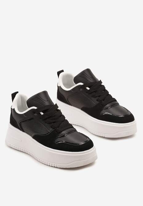 Czarne Sneakersy z Ekoskóry do Kostki na Grubej Płaskiej Podeszwie ze Sznurowaniami Garia