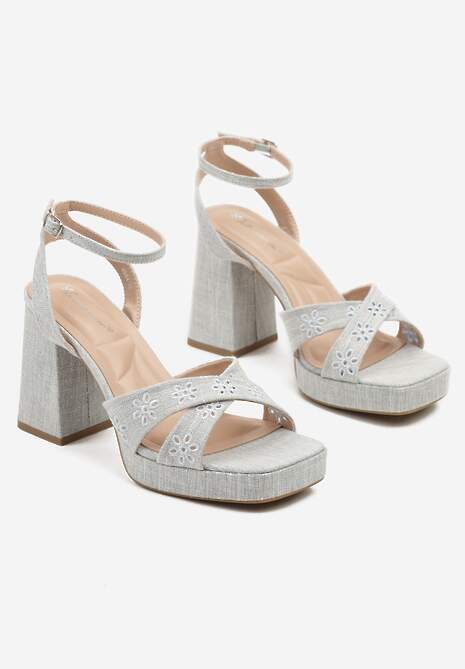 Niebieskie Sandały na Słupku i Platformie z Haftowanym Wzorem Galriz