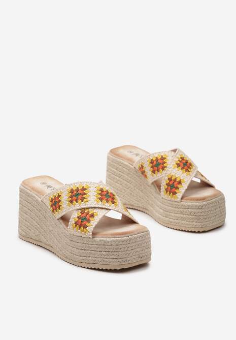 Żółte Klapki w Stylu Boho na Koturnie z Platformą Ozdobioną Plecionką Picela